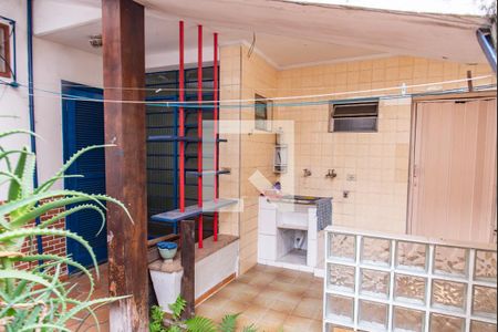 Casa à venda com 200m², 3 quartos e 2 vagas Casa à venda com 200m², 3 quartos e 2 vagasÁrea de serviço