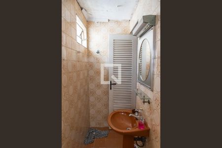 Casa à venda com 200m², 3 quartos e 2 vagas Casa à venda com 200m², 3 quartos e 2 vagasBanheiro da suíte