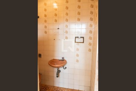 Casa à venda com 200m², 3 quartos e 2 vagas Casa à venda com 200m², 3 quartos e 2 vagasBanheiro de serviço