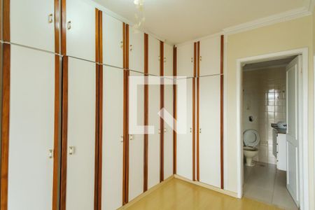 Apartamento para alugar com 80m², 3 quartos e 1 vaga Apartamento para alugar com 80m², 3 quartos e 1 vagaCloset da suíte