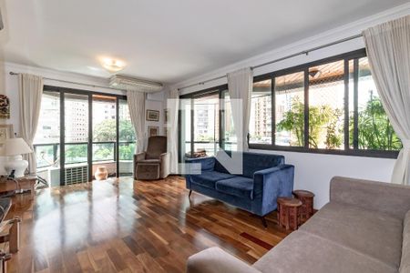 Sala de apartamento à venda com 3 quartos, 198m² em Vila Uberabinha, São Paulo