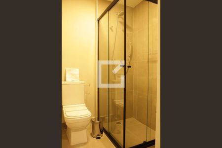 Banheiro de apartamento à venda com 1 quarto, 18m² em Pinheiros, São Paulo