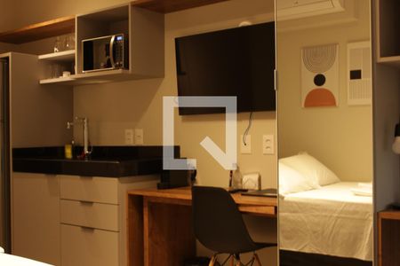 Cozinha de apartamento à venda com 1 quarto, 18m² em Pinheiros, São Paulo