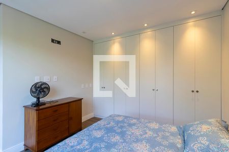 Casa de condomínio à venda com 304m², 3 quartos e 3 vagas Casa de condomínio à venda com 304m², 3 quartos e 3 vagasQuarto da suíte 3