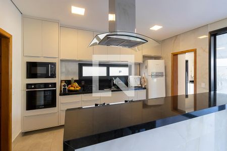 Casa de condomínio à venda com 304m², 3 quartos e 3 vagas Casa de condomínio à venda com 304m², 3 quartos e 3 vagasCozinha