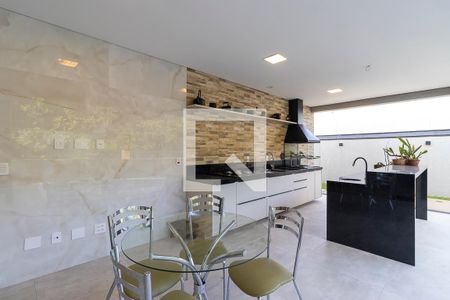 Casa de condomínio à venda com 304m², 3 quartos e 3 vagas Casa de condomínio à venda com 304m², 3 quartos e 3 vagasEspaço gourmet