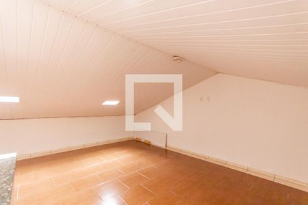 Casa de condomínio à venda com 115m², 3 quartos e 2 vagasSótão