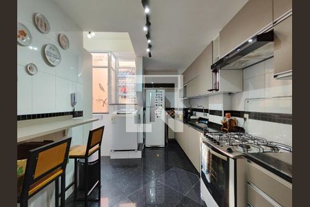 Apartamento à venda com 67m², 2 quartos e 1 vagaCozinha 