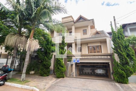 Casa para alugar com 700m², 4 quartos e 4 vagasFachada