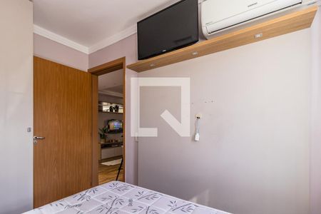 Dormitório de apartamento à venda com 2 quartos, 50m² em São Sebastião, Porto Alegre