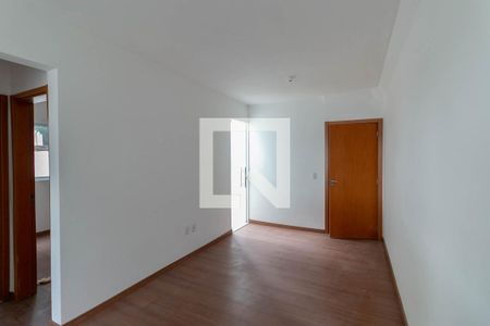 Sala de apartamento para alugar com 2 quartos, 52m² em Arvoredo, Contagem