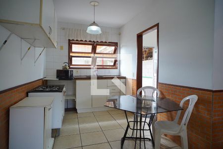 Sala - Cozinha de casa de condomínio para alugar com 2 quartos, 150m² em Campeche, Florianópolis