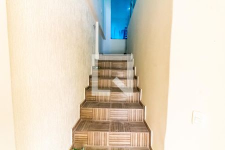 Casa para alugar com 120m², 2 quartos e 1 vagaEscada