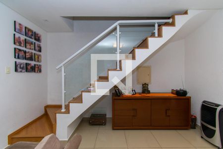 Escada de casa à venda com 3 quartos, 107m² em Vila Lúcia, São Paulo