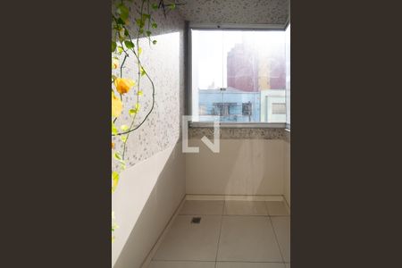 Apartamento à venda com 93m², 2 quartos e sem vaga Apartamento à venda com 93m², 2 quartos e sem vagaVaranda