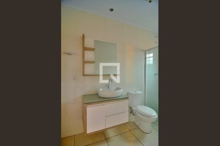 Banheiro de casa à venda com 1 quarto, 70m² em Mato Grande, Canoas
