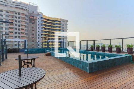 Studio à venda com 28m², 1 quarto e sem vagaPiscina