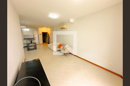 Sala de TV de apartamento para alugar com 3 quartos, 122m² em Ingleses Norte, Florianópolis