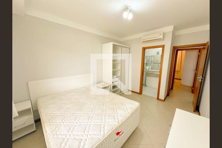 Apartamento para alugar com 122m², 3 quartos e 1 vagaSuite