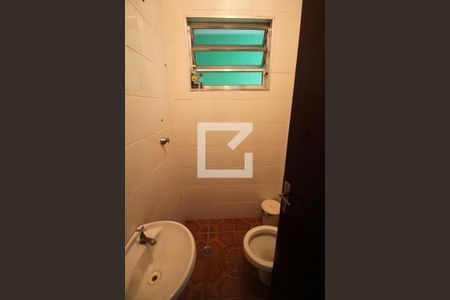 Casa à venda com 350m², 4 quartos e 4 vagasBanheiro de serviço