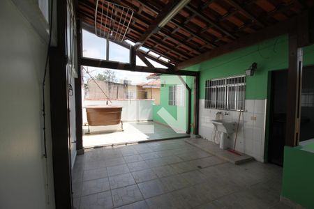 Casa à venda com 350m², 4 quartos e 4 vagasLavanderia casa 2