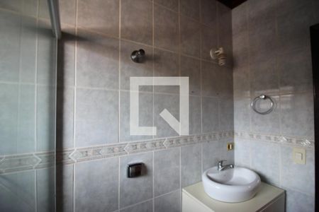 Casa à venda com 350m², 4 quartos e 4 vagasBanheiro casa 2