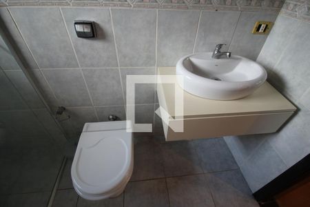 Casa à venda com 350m², 4 quartos e 4 vagasBanheiro Casa 2