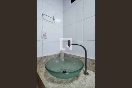 Banheiro de apartamento para alugar com 3 quartos, 103m² em Caiçara, Praia Grande