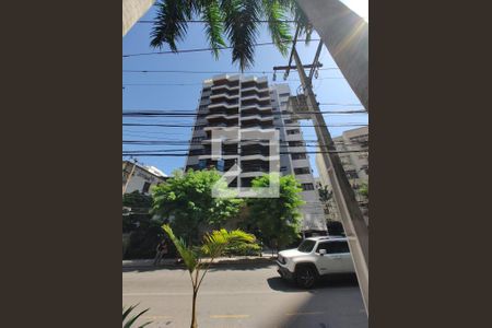 Apartamento à venda com 242m², 4 quartos e 2 vagas Apartamento à venda com 242m², 4 quartos e 2 vagasFachada