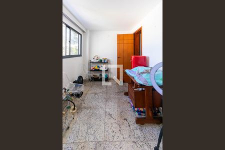 Apartamento à venda com 242m², 4 quartos e 2 vagas Apartamento à venda com 242m², 4 quartos e 2 vagasSuíte 2