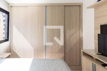 Apartamento à venda com 242m², 4 quartos e 2 vagas Apartamento à venda com 242m², 4 quartos e 2 vagasSuíte 1