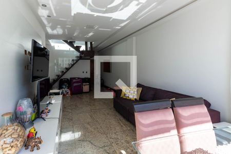 Apartamento à venda com 242m², 4 quartos e 2 vagas Apartamento à venda com 242m², 4 quartos e 2 vagasSala