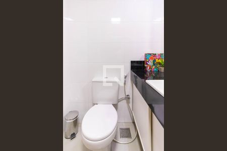 Apartamento à venda com 242m², 4 quartos e 2 vagas Apartamento à venda com 242m², 4 quartos e 2 vagasBanheiro Suíte 2