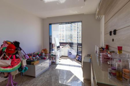 Apartamento à venda com 242m², 4 quartos e 2 vagas Apartamento à venda com 242m², 4 quartos e 2 vagasQuarto 1