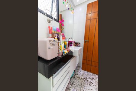 Apartamento à venda com 242m², 4 quartos e 2 vagas Apartamento à venda com 242m², 4 quartos e 2 vagasBanheiro Social