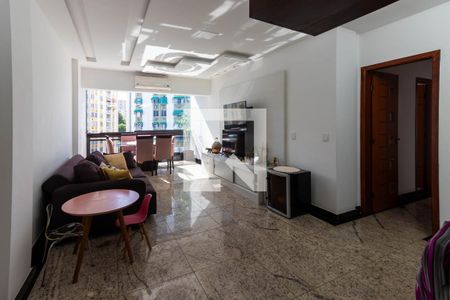 Apartamento à venda com 242m², 4 quartos e 2 vagasSala