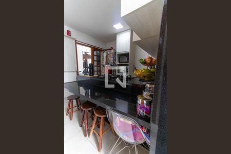 Apartamento à venda com 242m², 4 quartos e 2 vagas Apartamento à venda com 242m², 4 quartos e 2 vagasCozinha