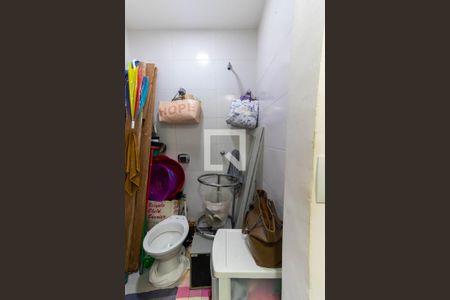 Apartamento à venda com 242m², 4 quartos e 2 vagas Apartamento à venda com 242m², 4 quartos e 2 vagasBanheiro de serviço