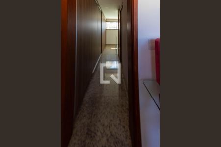 Apartamento à venda com 242m², 4 quartos e 2 vagas Apartamento à venda com 242m², 4 quartos e 2 vagasCobertura