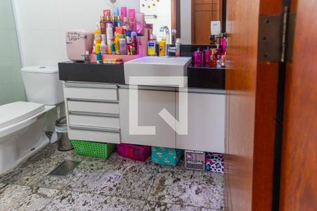 Apartamento à venda com 242m², 4 quartos e 2 vagas Apartamento à venda com 242m², 4 quartos e 2 vagasBanheiro Social