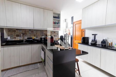 Apartamento à venda com 242m², 4 quartos e 2 vagas Apartamento à venda com 242m², 4 quartos e 2 vagasCozinha