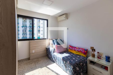 Apartamento à venda com 242m², 4 quartos e 2 vagas Apartamento à venda com 242m², 4 quartos e 2 vagasQuarto 2