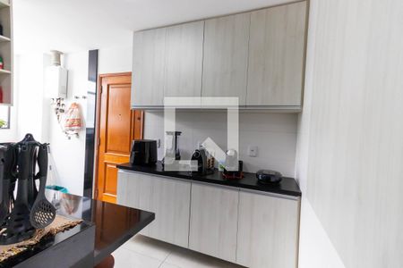 Apartamento à venda com 242m², 4 quartos e 2 vagas Apartamento à venda com 242m², 4 quartos e 2 vagasCozinha