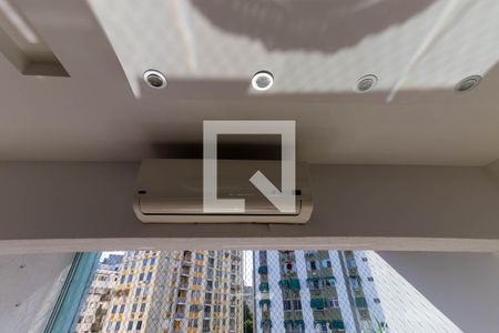 Apartamento à venda com 242m², 4 quartos e 2 vagas Apartamento à venda com 242m², 4 quartos e 2 vagasSala