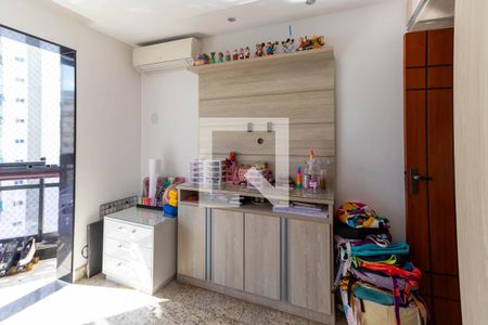 Apartamento à venda com 242m², 4 quartos e 2 vagas Apartamento à venda com 242m², 4 quartos e 2 vagasQuarto 1