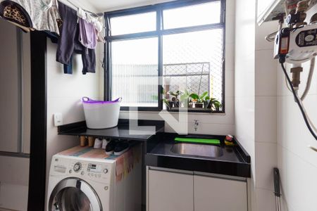 Apartamento à venda com 242m², 4 quartos e 2 vagas Apartamento à venda com 242m², 4 quartos e 2 vagasÁrea de Serviço