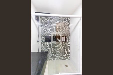 Apartamento à venda com 242m², 4 quartos e 2 vagas Apartamento à venda com 242m², 4 quartos e 2 vagasBanheiro Suíte 2