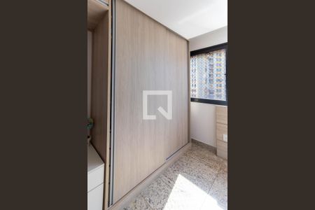 Apartamento à venda com 242m², 4 quartos e 2 vagas Apartamento à venda com 242m², 4 quartos e 2 vagasQuarto 2