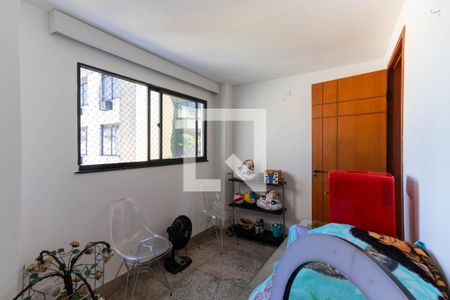 Apartamento à venda com 242m², 4 quartos e 2 vagas Apartamento à venda com 242m², 4 quartos e 2 vagasSuíte 2