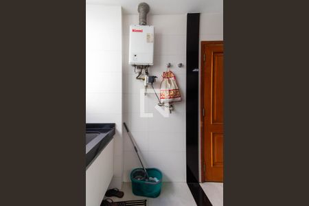 Apartamento à venda com 242m², 4 quartos e 2 vagas Apartamento à venda com 242m², 4 quartos e 2 vagasÁrea de Serviço